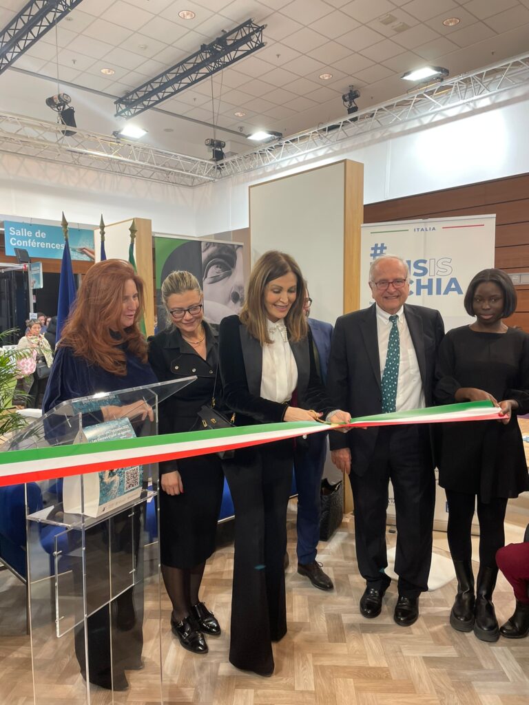 Parigi, turismo termale: il Ministro del Turismo Daniela Santanchè presenta offerta turistica italiana alla fiera “Les thermalies”