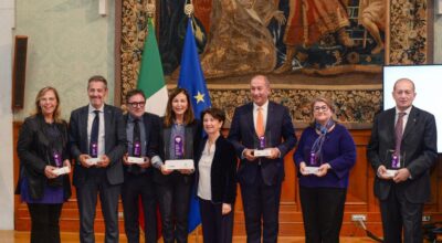 I Ministri Santanchè e Roccella presentano “Qui non sei sola”, la rete degli alberghi solidali | Video