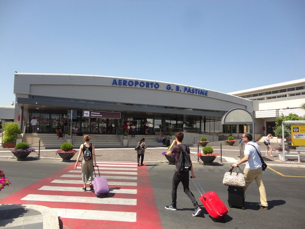 Aeroporti, Santanchè: “‘Da Vinci’ e ‘Pastine’ migliori scali d’Europa, ADR ci rende fieri e orgogliosi”