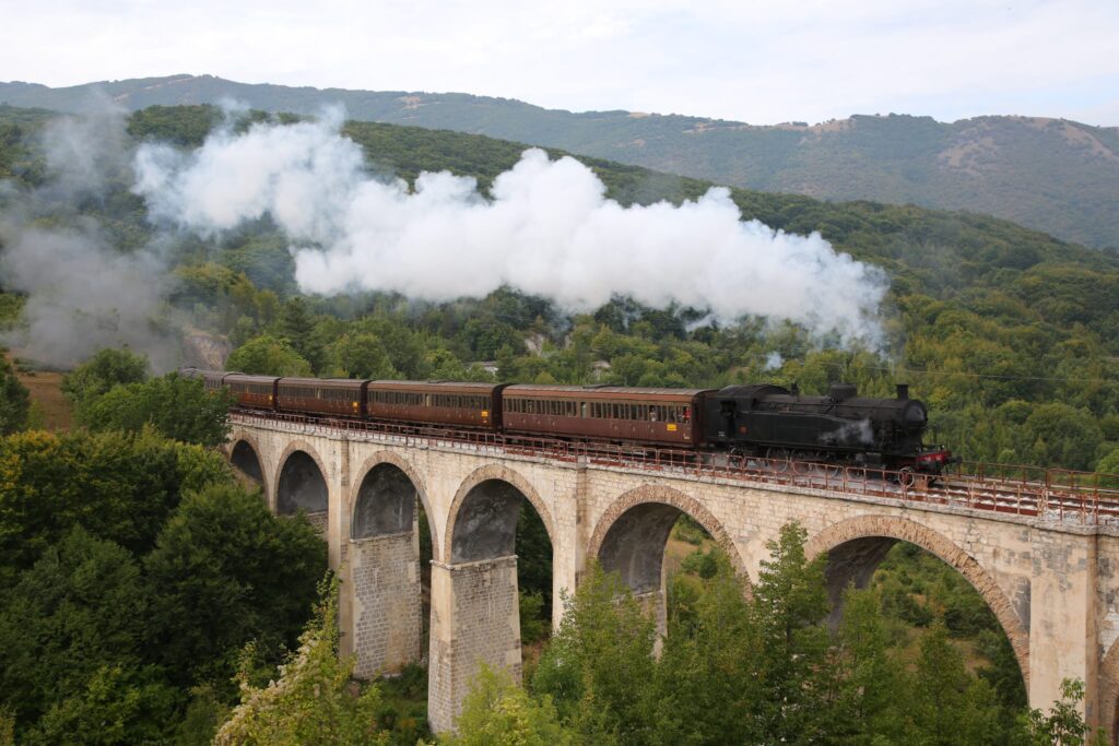 Mitur, “Turismo senza tempo”: una campagna social in collaborazione con Fondazione FS Italiane