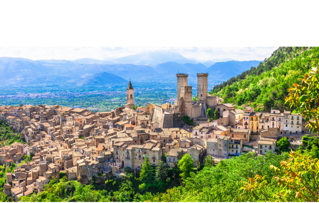 Turismo. Italia meta mondiale: presenza di turisti per feste e sagre dei paesi nonostante rincaro dei prezzi.