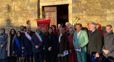 G7 turismo, Ministri si dirigono con treno turistico “vintage” verso borgo Monteriggioni