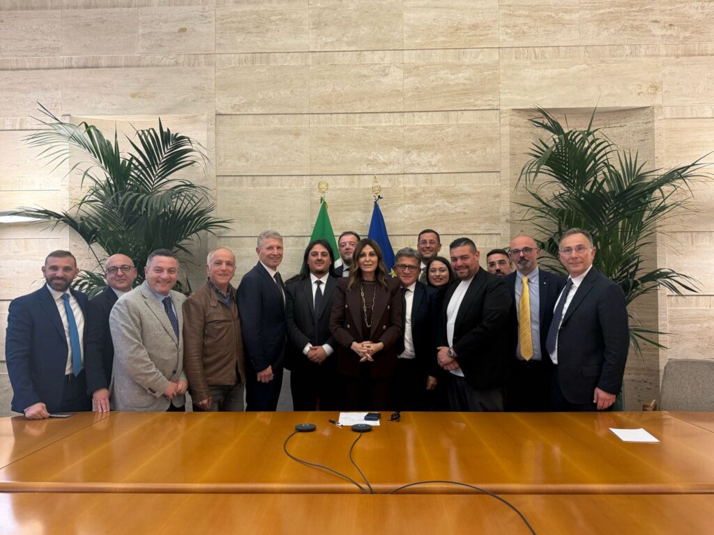 Campi Flegrei, Santanchè incontra sindaci e operatori: “Governo e MiTur non lasciano indietro nessuno”